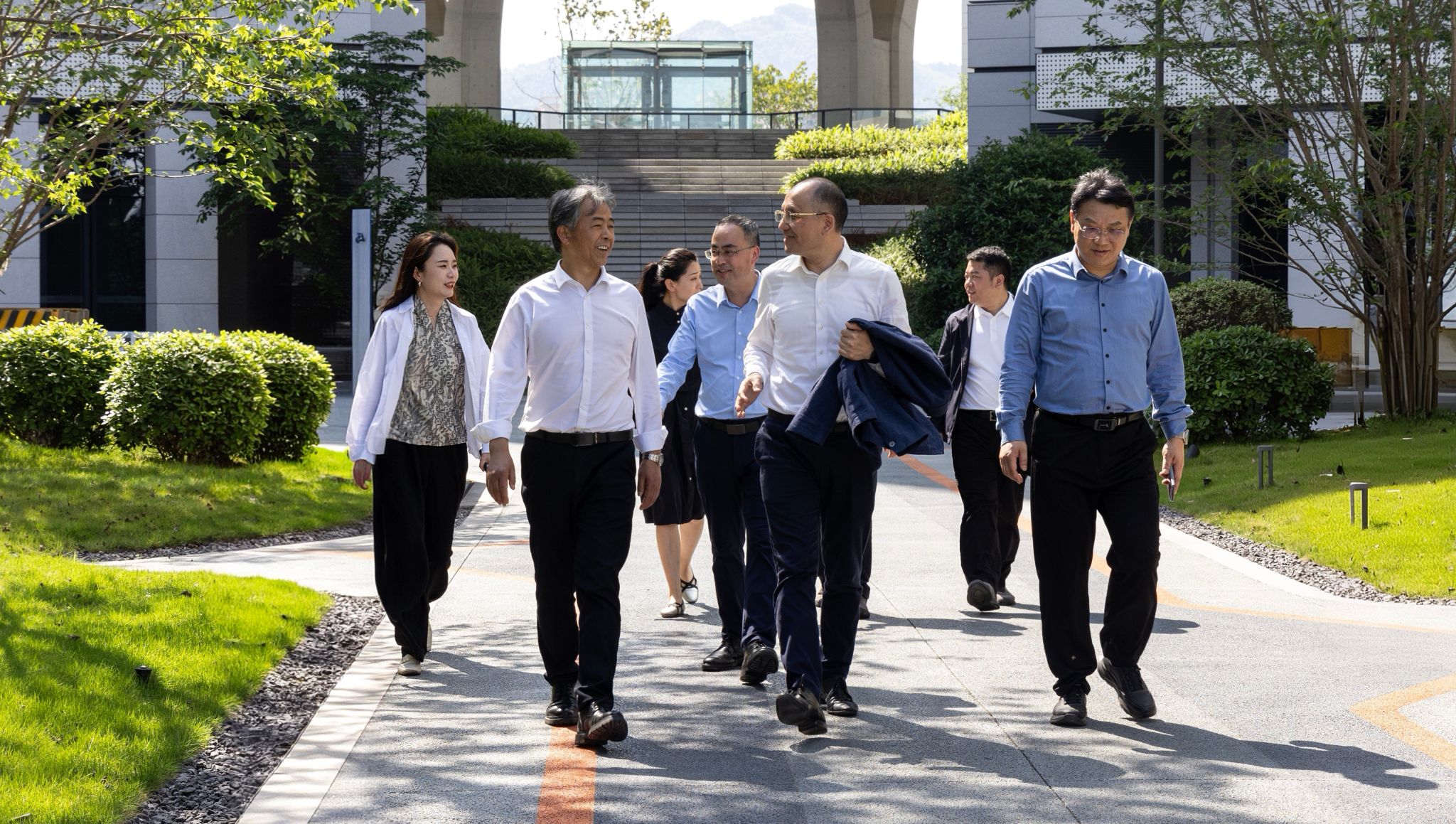 交流参观.jpg